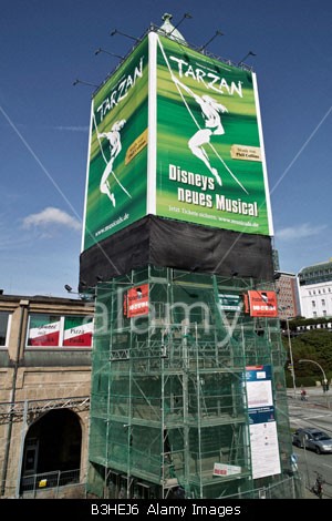 Landungsbrucken Gauge Tower B3HEJ6 25 Creative Advertising on Building