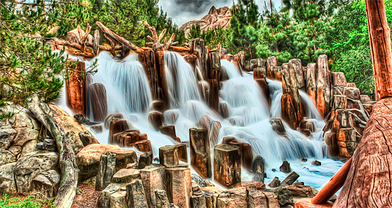 08-A-River-Runs-Through-It-h 08 A River Runs Through It h 40+ Fantastic HDR Photographs of 2010