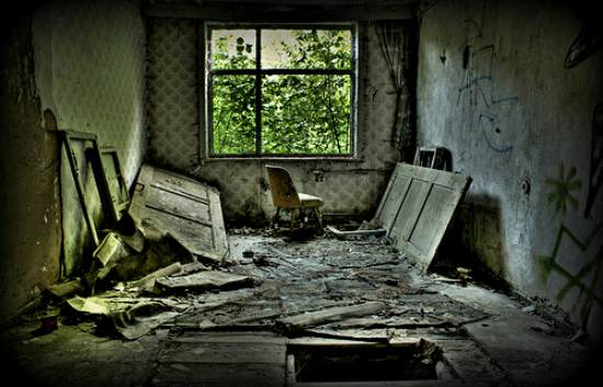 14-hdr-torn-room 14 hdr torn room 40+ Fantastic HDR Photographs of 2010
