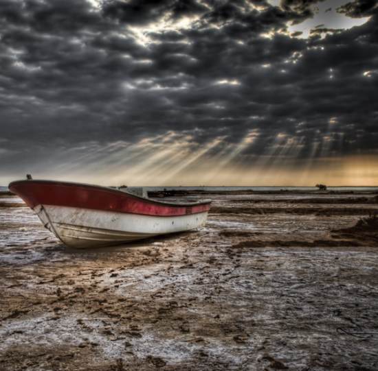 4-hdr-boat-beach 4 hdr boat beach 40+ Fantastic HDR Photographs of 2010
