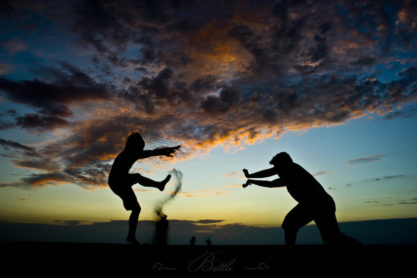 Battle_by_themonsterlovedbyGod Battle by themonsterlovedbyGod Truly Amazing Examples of Silhouette Photography