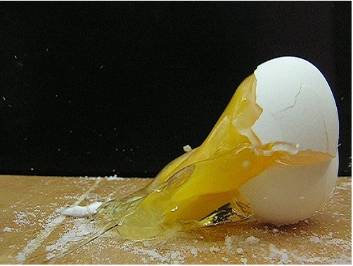 egg 30 Impressive Examples of High Speed Photography