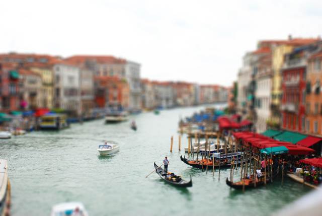 tilt shift 11 35 Awesome Examples of Tilt Shift Photography